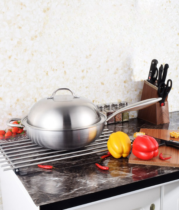 Poêle wok en acier inoxydable à cinq couches avec couvercle