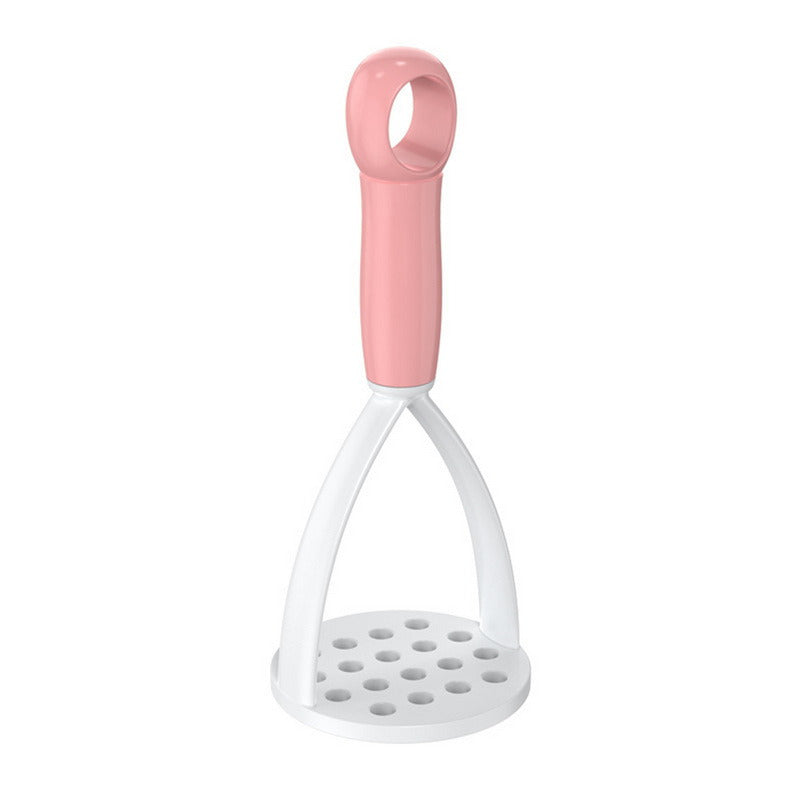 Presse-purée en plastique avec poignée colorée sur fond blanc